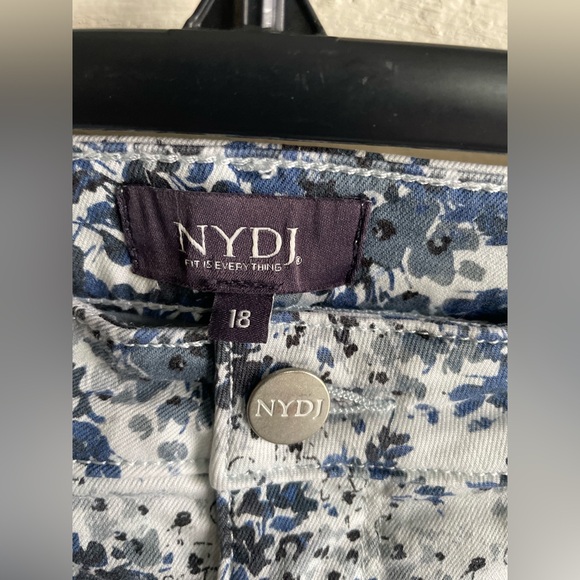 NYDJ Chloe Forest Lagoon Capri Jeans - Size 18 - Picture 5 of 5